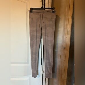 Born Primitive Jogger Styler Legging With Pockets Tan Size Medium
